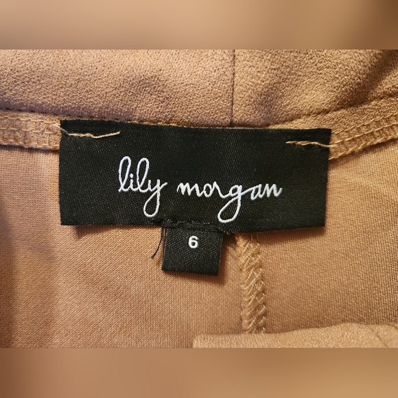 Womens Shorts - Picture 2 of 2